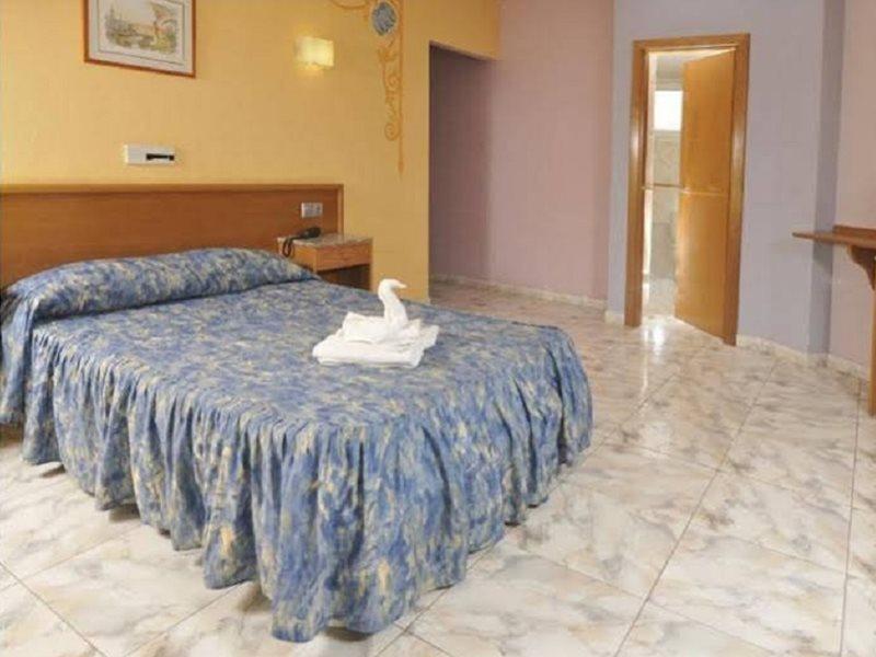 Hostal Carel El Medano  Bagian luar foto