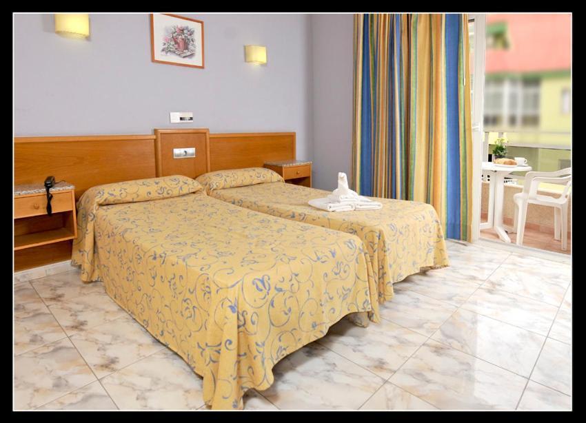 Hostal Carel El Medano  Ruang foto