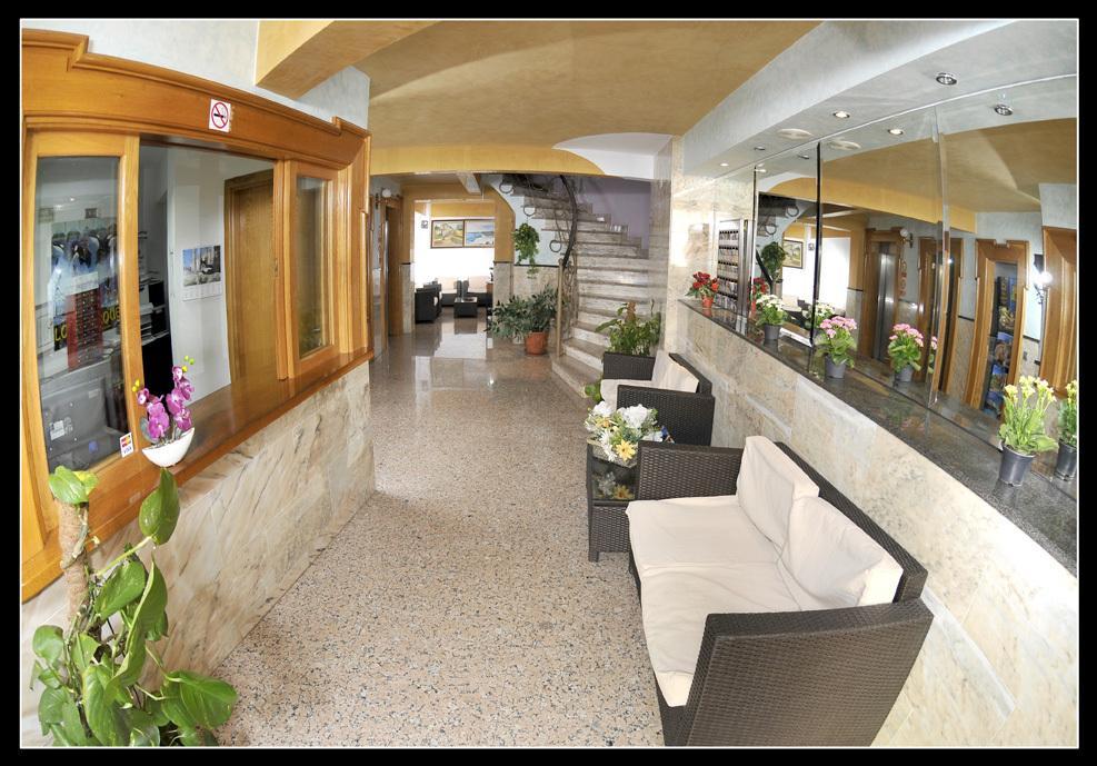 Hostal Carel El Medano  Bagian luar foto